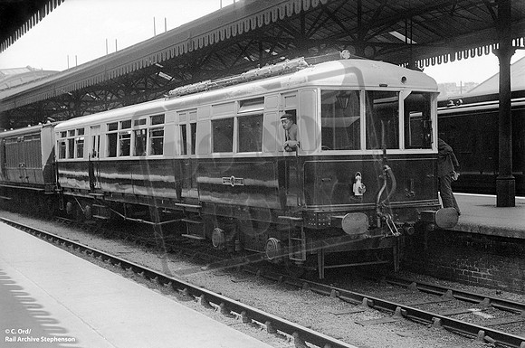 LNER DRC Lady Hamilton 1933 Newcastle Central