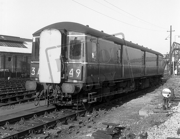 DMU W559xx 1970c Southall shed