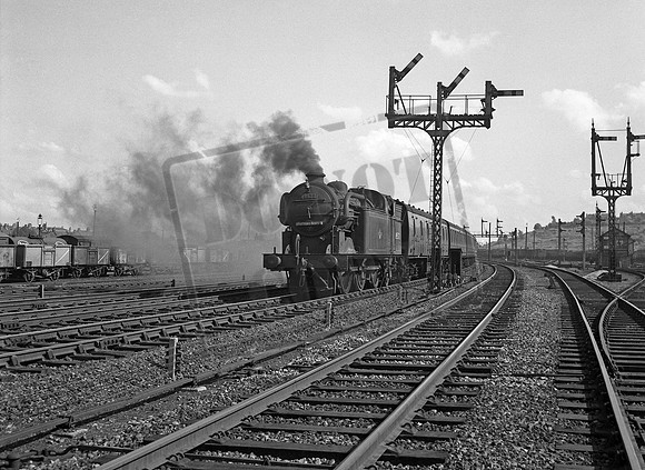 69572 1958-05-23 Hornsey