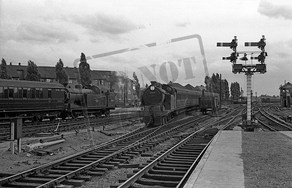 69663 69670 1960c Enfield Town