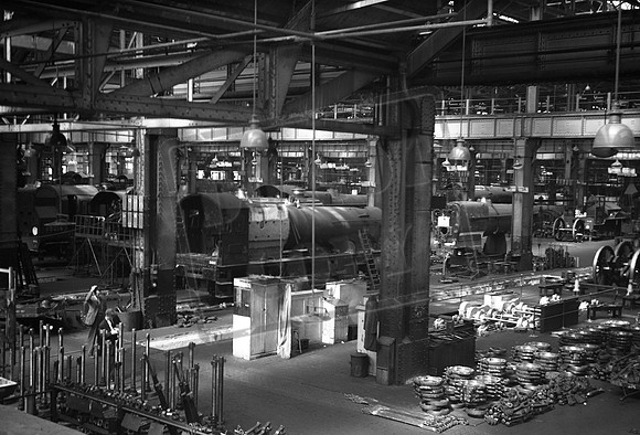 3852 1950s Swindon Works Erecting Shop