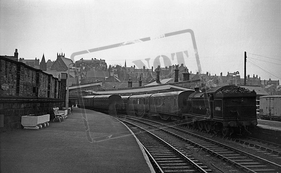 69861 1957-04 Whitby Town