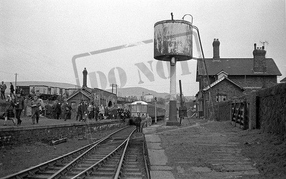 DMU 1967-04-01 Abersychan and Talywain station