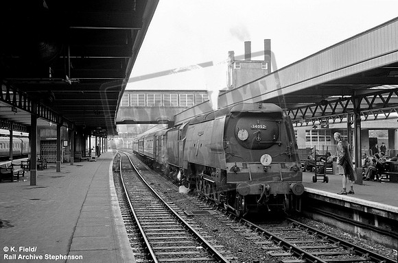 34052 1950s Southampton Central