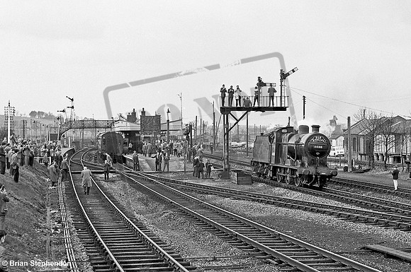 44188 1965-04-24 Woodford Halse