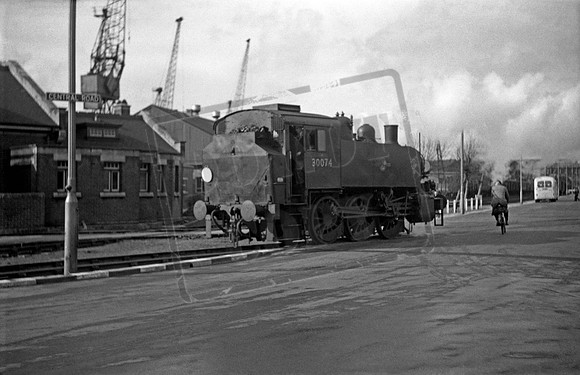 30074 1962c Southampton Docks