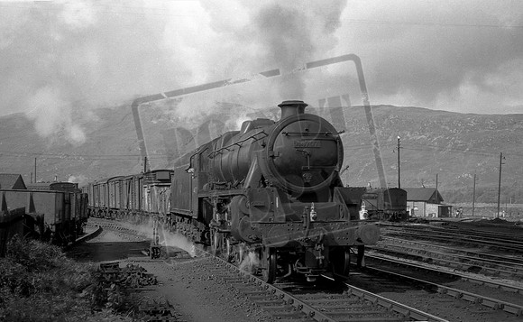 44707 1950s Leaving Fort William