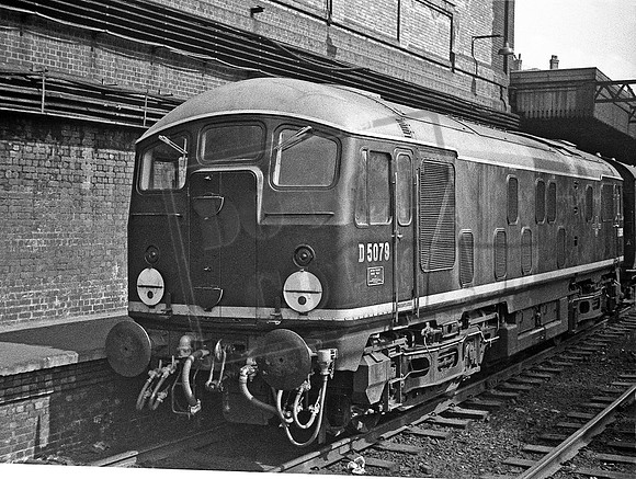 D5079 1960s Euston station