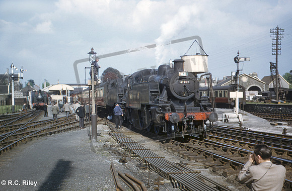 41202 1957-04-28 Yatton