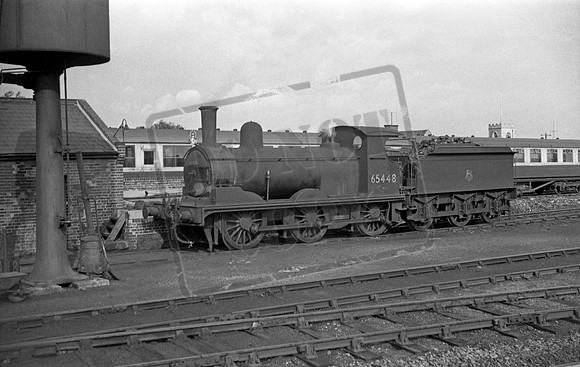 65448 1956-07 Walton-on-the-Naze station