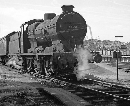 30531 1950s where possibly Guildford or Redhill?