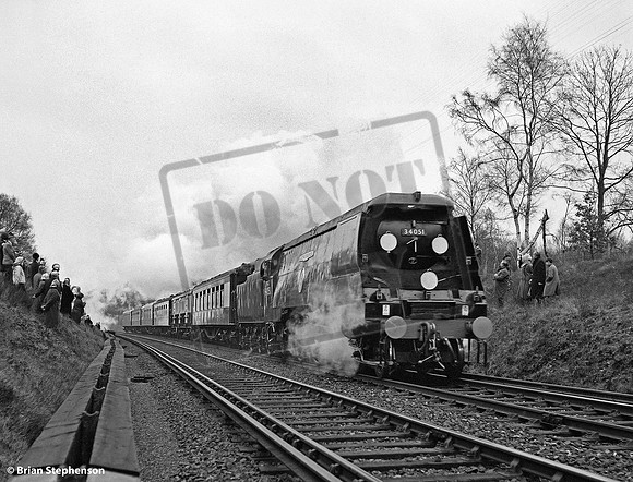 34051 1965-01-30 near Virgnia Water