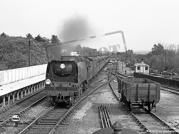 34099 1957-04-22 Hildenborough
