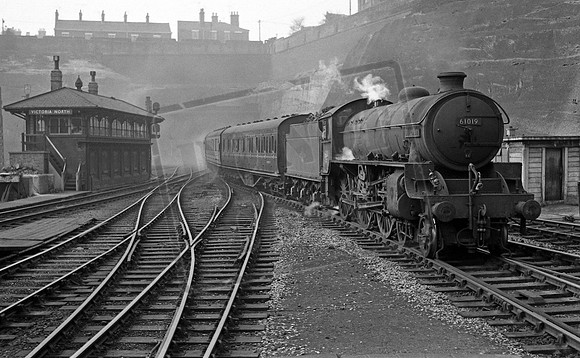61019 1964-04-04 Nottingham Victoria