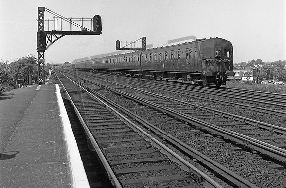 EMU 4691 1960s Raynes Park