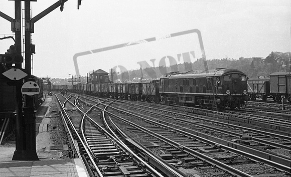 D5011 1960-04-21 Redhill