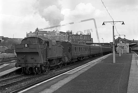 6110 1960-06-13 Westbourne Park