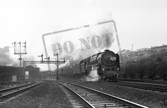 70020 1964-10-04 Holloway Bank
