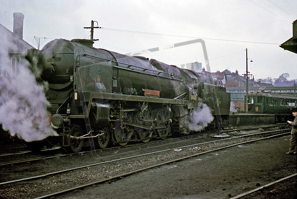 34100 1966-11-23 Guildford