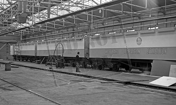 Westward TV Exhibition train 1961c Old Oak Common-ROneg-1512-165-1