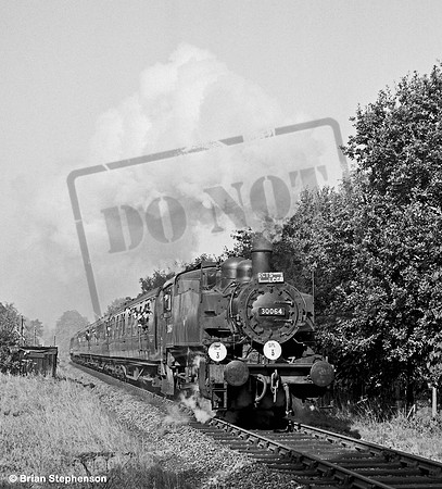 30064 1964-10-18 between Bramley & Wonersh and Cranleigh