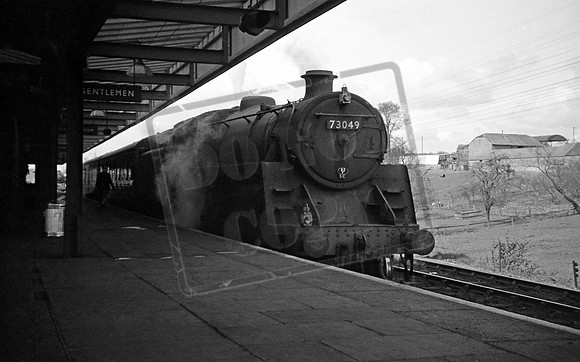73049 1960c Templecombe S&D platform