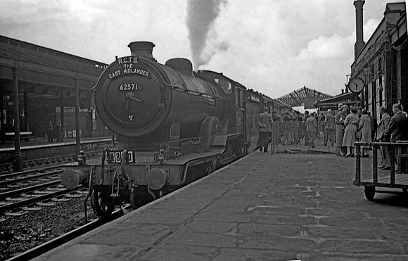 62571 1957-05-12 Doncaster