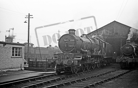 5076 6103 1960s Reading shed