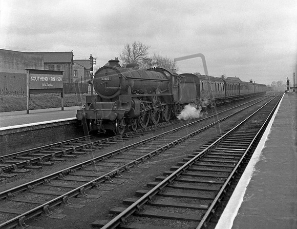 61603 1954-04-18 Southend Victoria