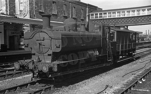 8783 1950s Swindon station