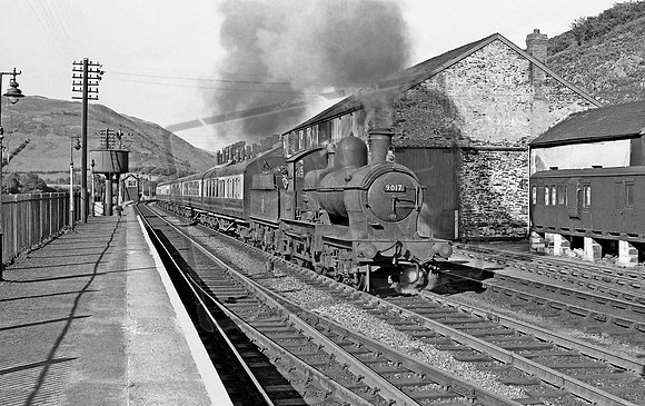 9017 1956-07 Machynlleth Station