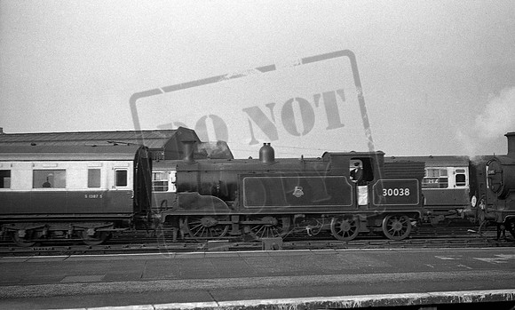 30038 1954-01-24 Clapham Junction