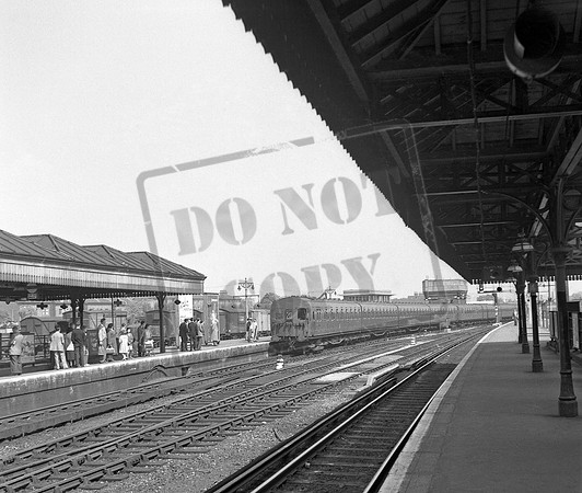 EMU 4-SUB 1956-06-13 East Croydon
