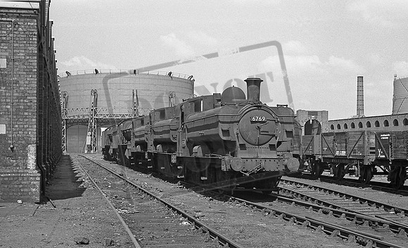 6769 3746 6900 8793 5997 1962-06-03 Swindon