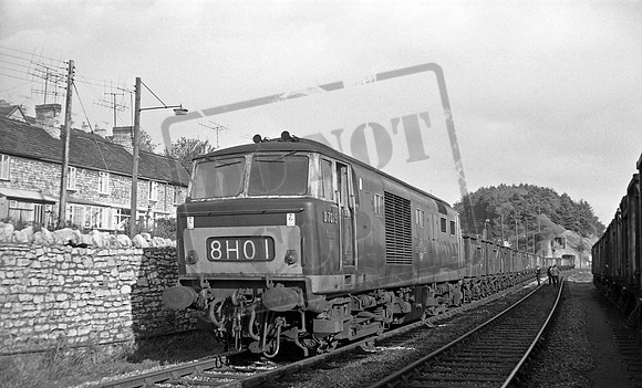D7015 1967-10 Radstock