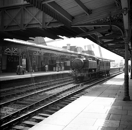 9430 1950s Neath (GWR) Station