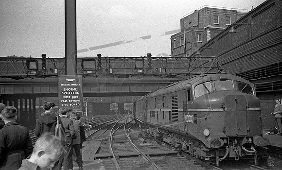 10000 1960c London Euston