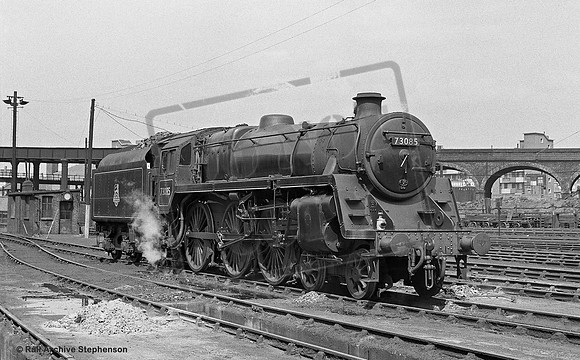 73085 1956-05-26 Stewarts Lane shed