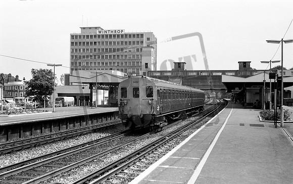 EMU 5652 1971-07 Surbiton