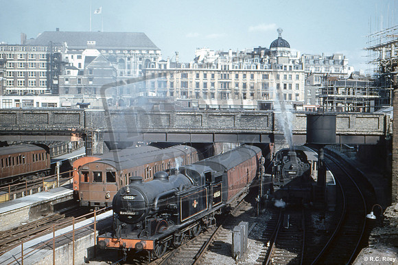 69523 1958-07-30 Moorgate