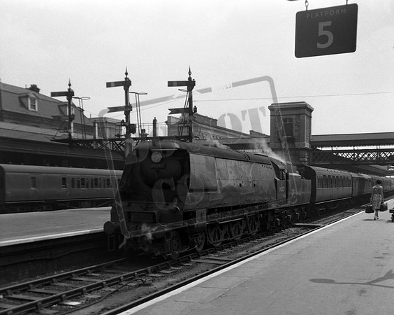 34033 1960s Exeter St Davids