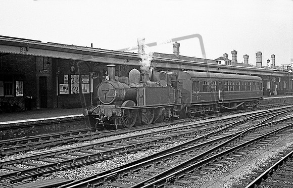 1444 1964-09-04 Gloucester Central