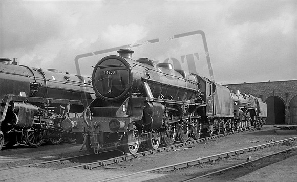 44708 1963-10-13 Crewe Works Paintshop Yard