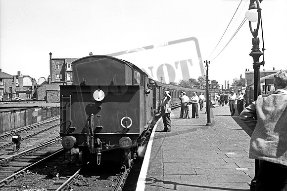 677xx 1960c North Woolwich