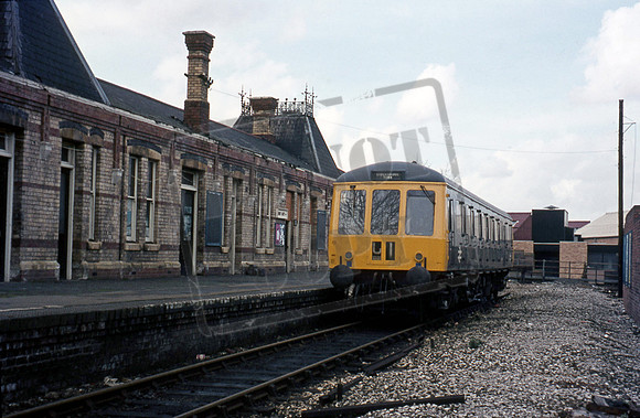 DMU M55012 1975 Stourbridge Town -3552