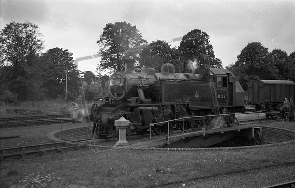 41208 1956-08-25 Thornbury SLS Glos railtour-ROneg-1806-048