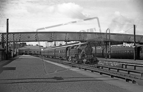 42123 1960s Largs