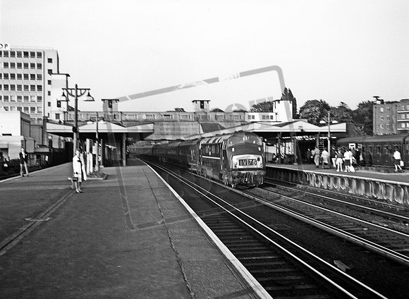 D807 1965-05 Surbiton