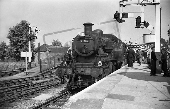 41202 1957-04-28 Yatton