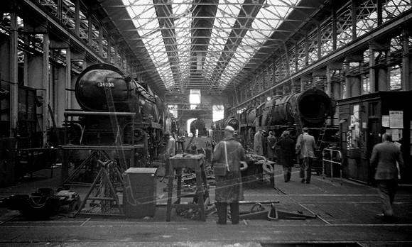 34098 1967c Eastleigh Works